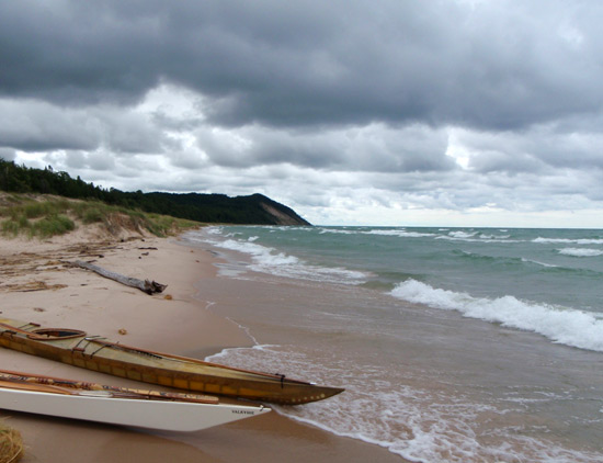 Qajaqs greet a stormy Lake Michigan olym20090821_69.jpg